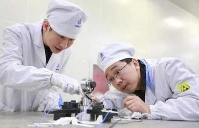 敢为中国先!博士导师攻克超材料技术,为歼20发动机减轻10%负担